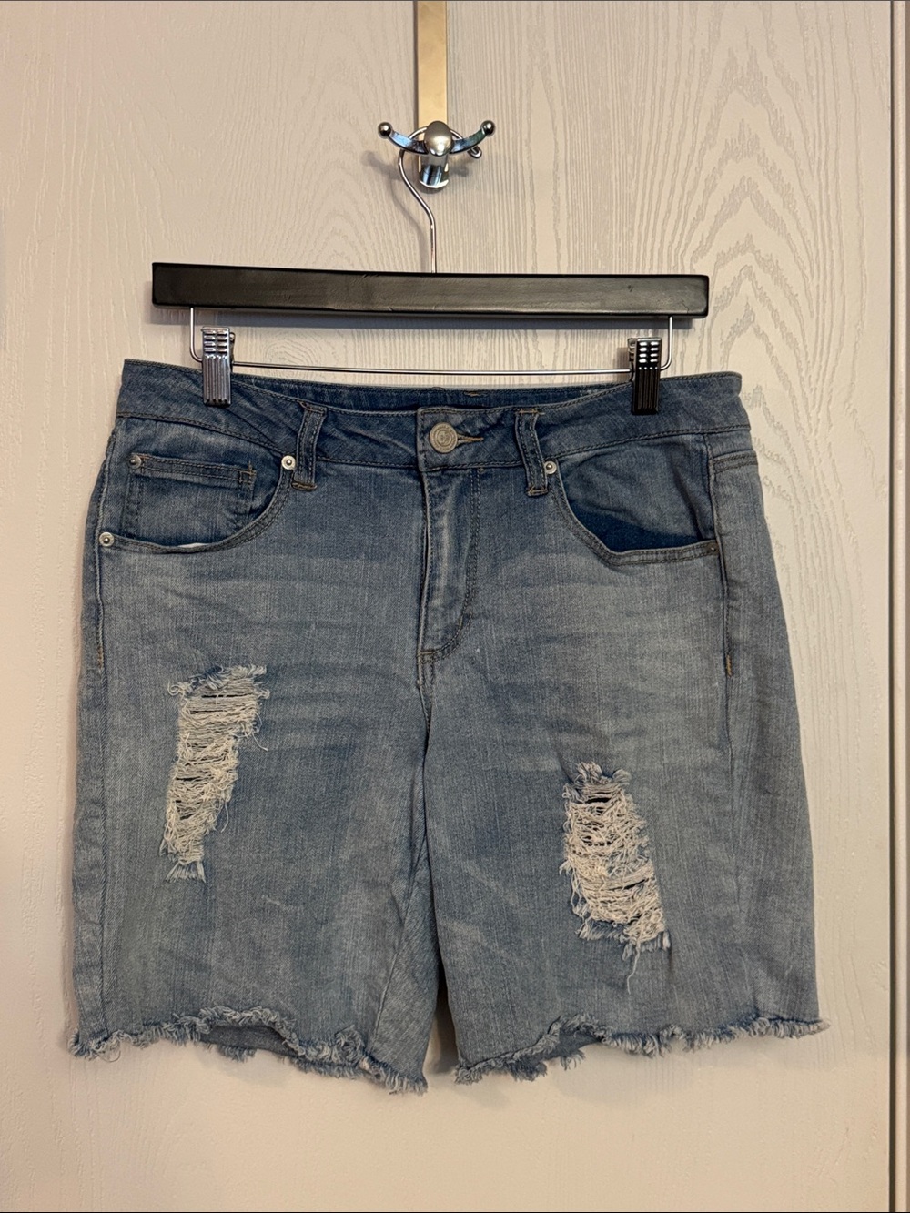 Boom Boom Jeans Light Blue Distressed Denim Raw Hem Shorts Size 9